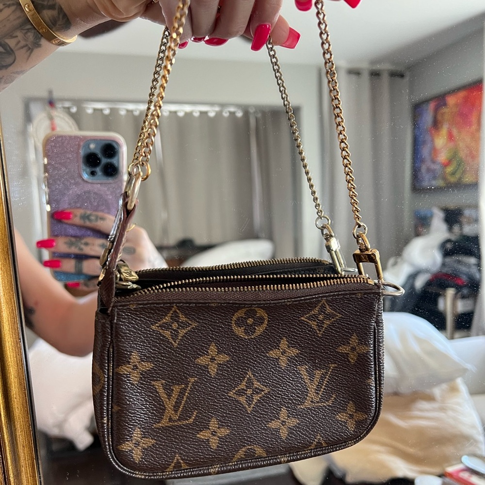 Mini Louis Vuitton monogram mini purse